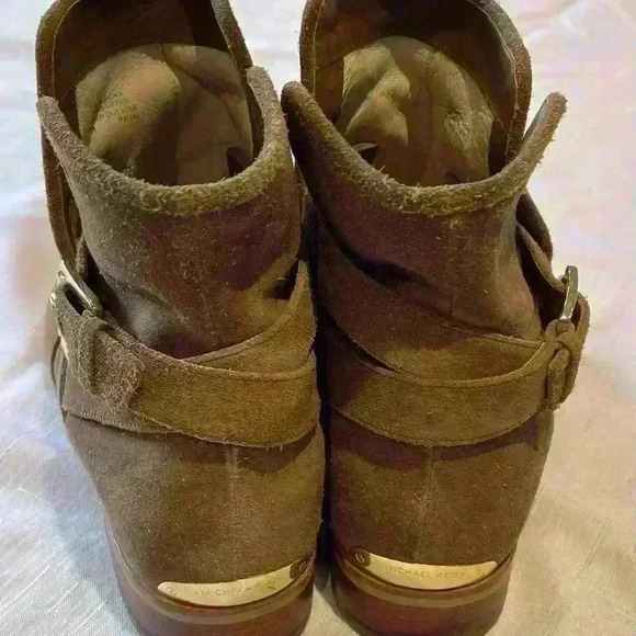 Micheal Kors Salem Luggage Brown Suede  Leather Ankle booties Boots size 9.5M - Picture 6 of 12